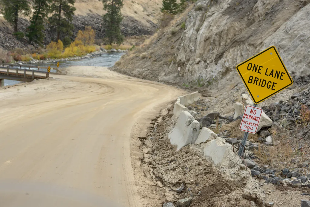 One lane bridge